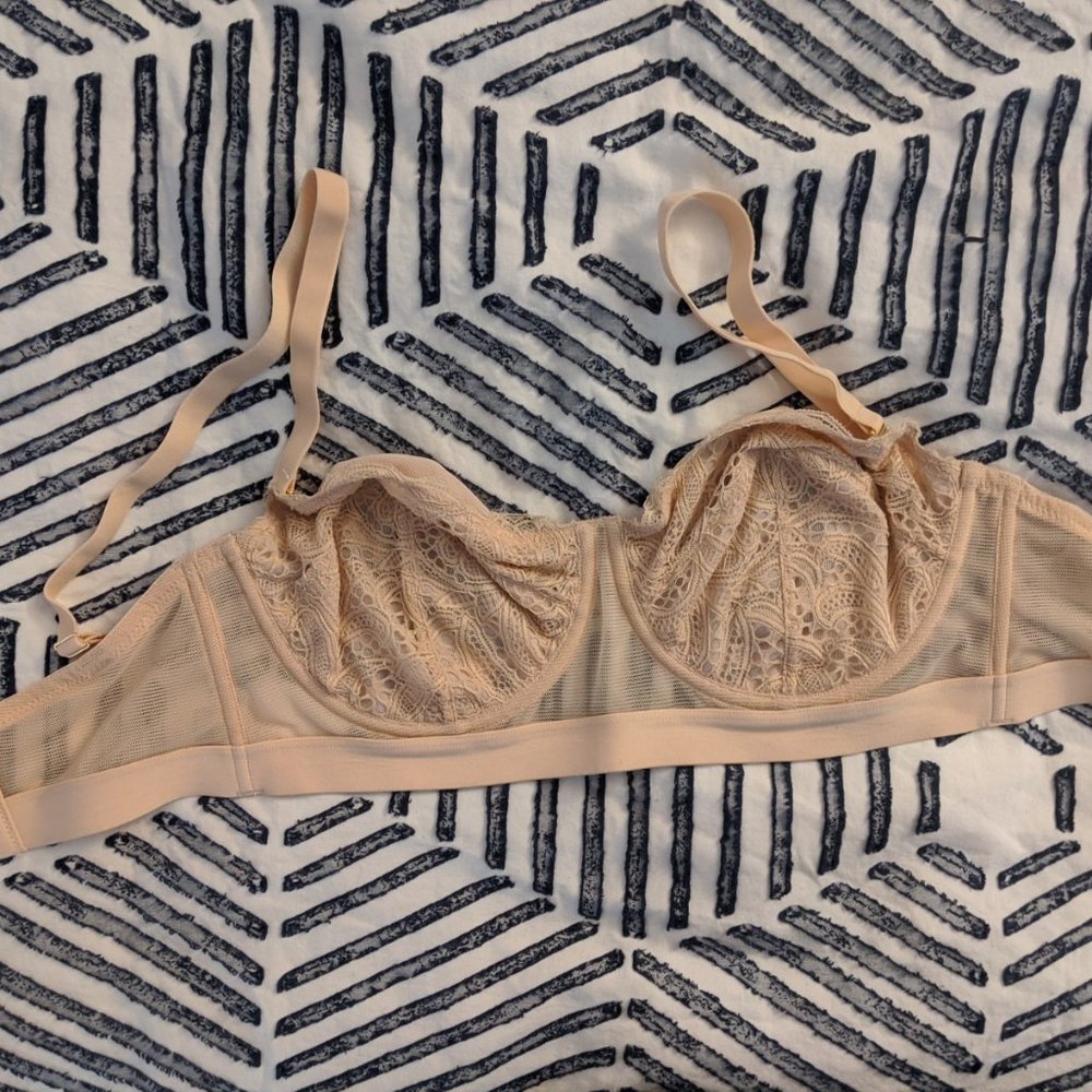 Lively Lace Convertible Bra 34DDD